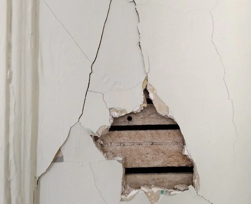 Stucco Contractor Santa Fe - How to Tell if Drywall Needs to be Replaced? - Hole in the drywall